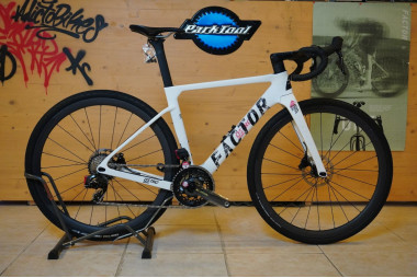 Bicicleta gravel Factor Ostro Gravel